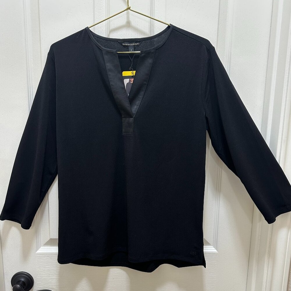 Banana Republic Women's Top Size S Black Office Carriers Workwear V-Neck (NEW)